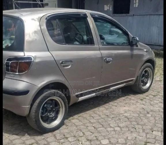 Toyota Yaris 2005 Gold