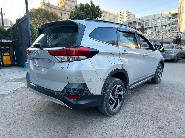 Toyota Rush 1.5 AWD 2021