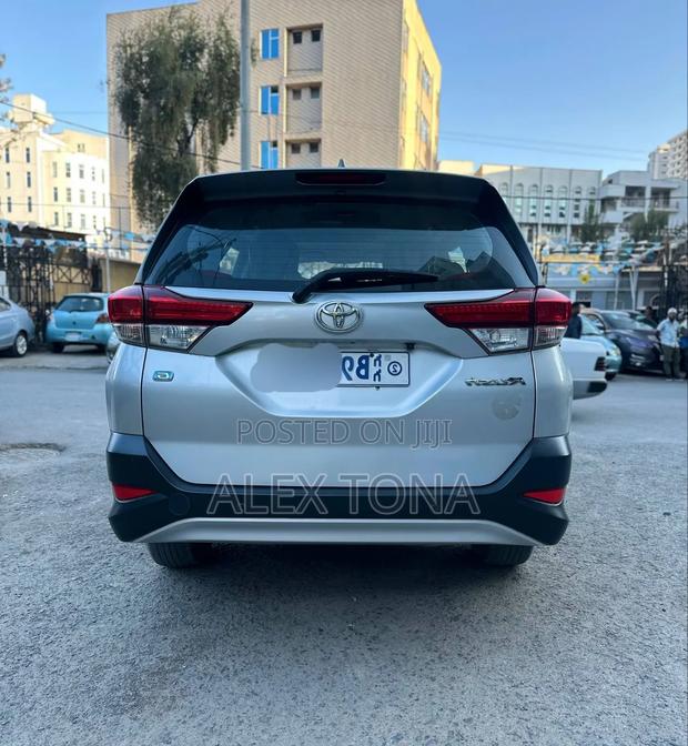 Toyota Rush 2021 Silver