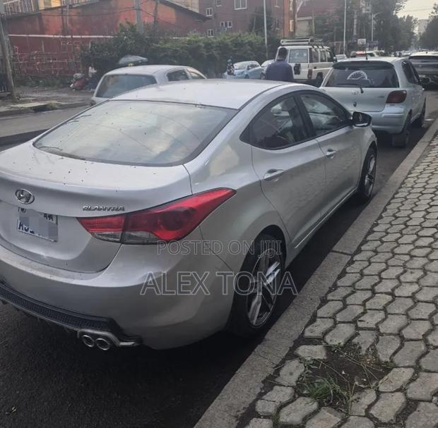 Hyundai Elantra 2013 Silver