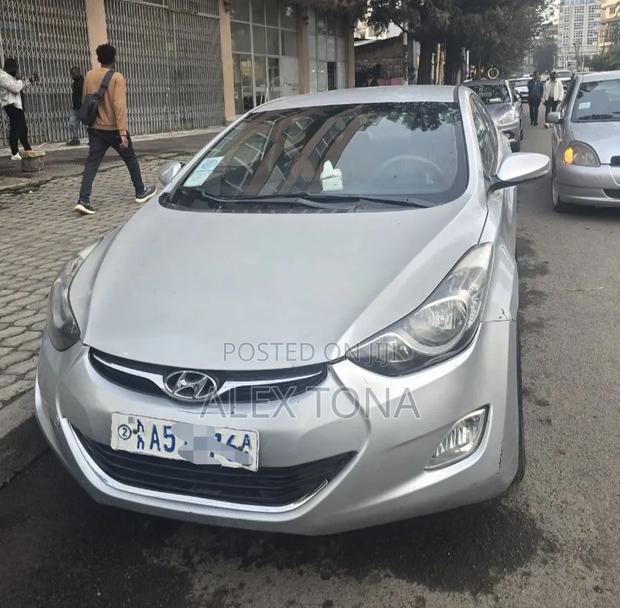 Hyundai Elantra 2013 Silver