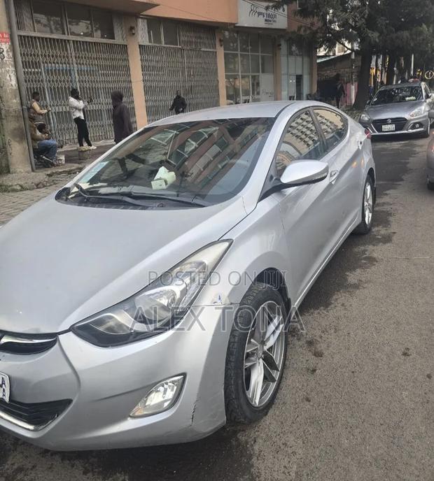 Hyundai Elantra 2013 Silver