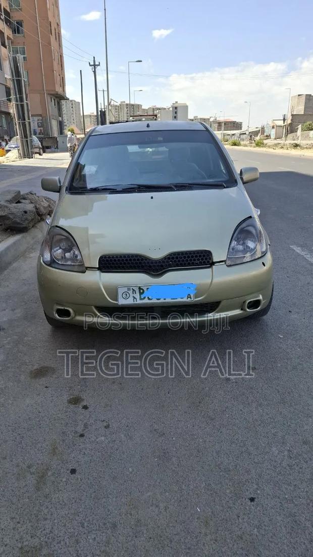 Toyota Vitz 2001