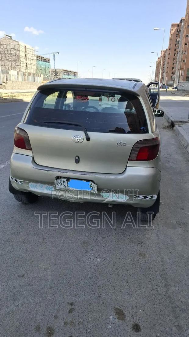 Toyota Vitz 2001