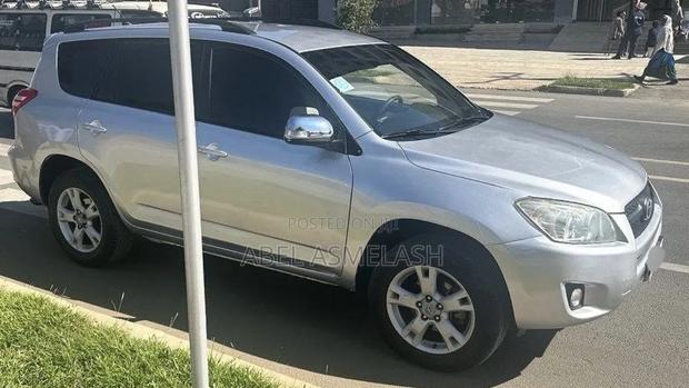 Toyota RAV4 2012 Silver