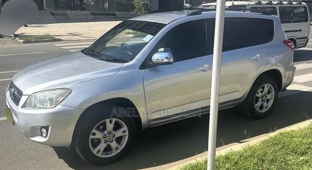 Toyota RAV4 2012 Silver