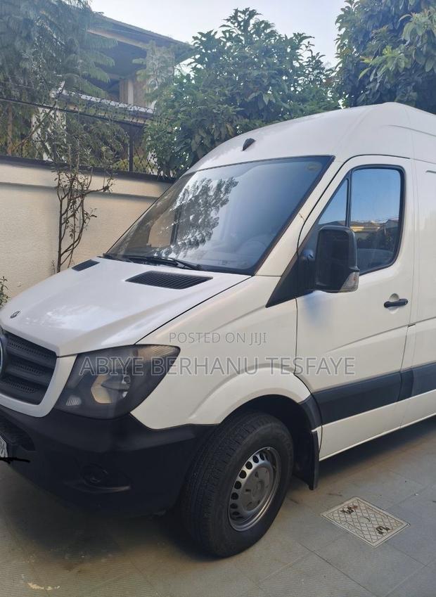 Mercedes-Benz eSprinter 2024 White