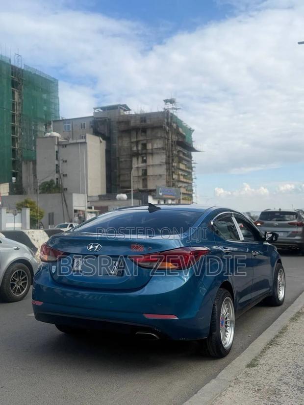 Hyundai Avante 2013 Blue