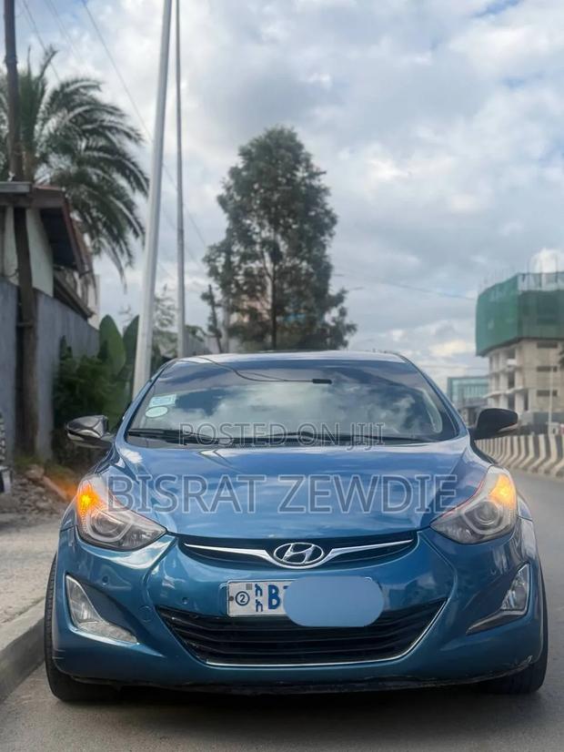 Hyundai Avante 2013 Blue