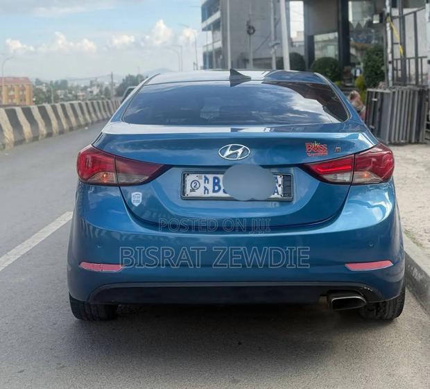 Hyundai Avante 2013 Blue
