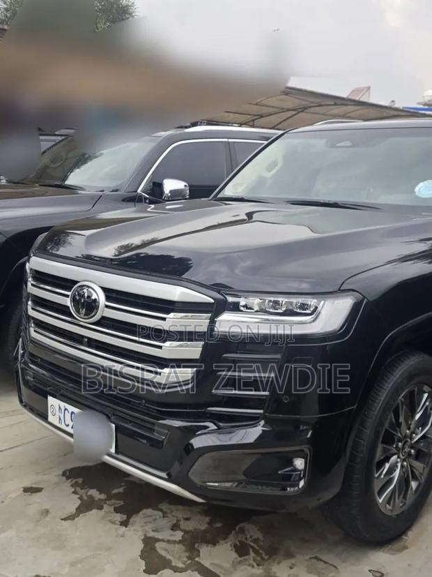 Toyota Land Cruiser 2025 Black