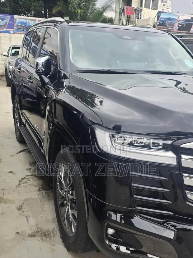 Toyota Land Cruiser 2025 Black