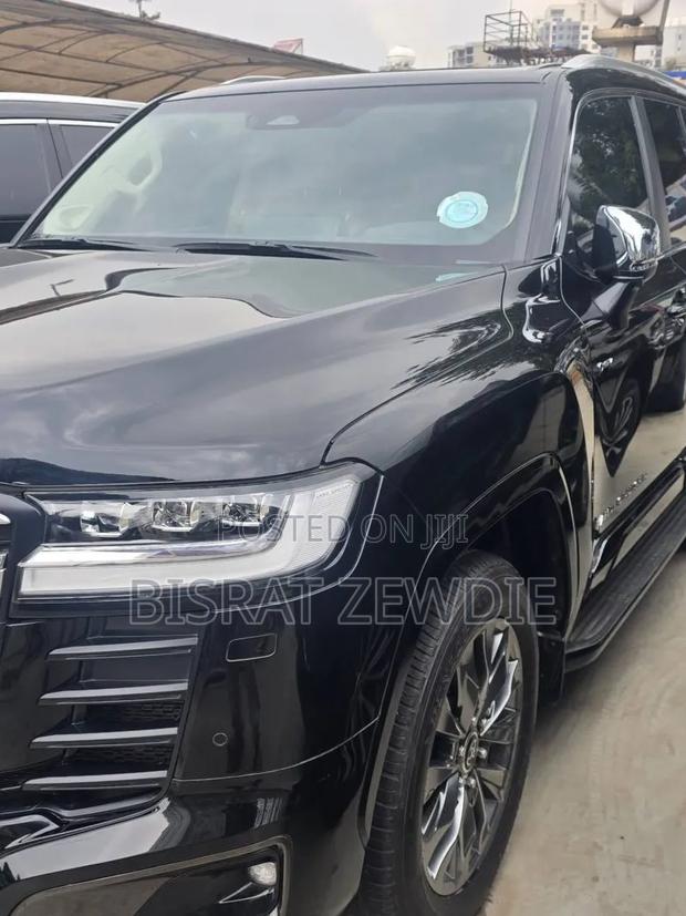 Toyota Land Cruiser 2025 Black