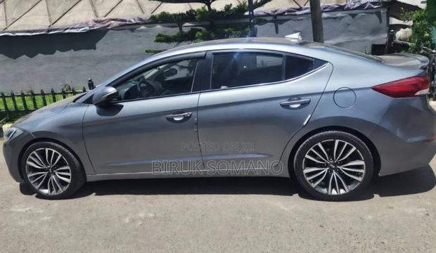 Hyundai Avante 2017 Gray