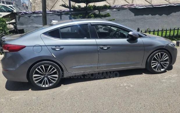 Hyundai Avante 2017 Gray
