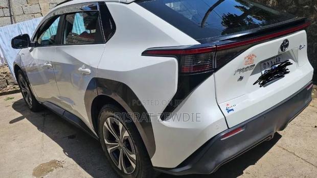 Toyota bZ4X 2023 White