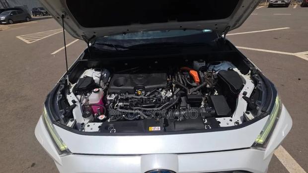 Toyota RAV4 2023 Off white