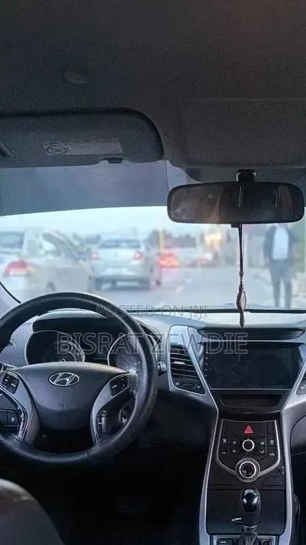 Hyundai Avante 2015