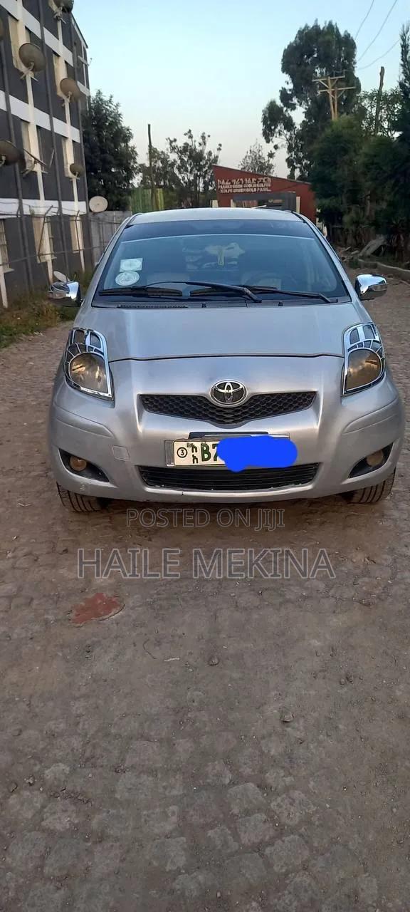 Toyota Yaris 2009 Silver