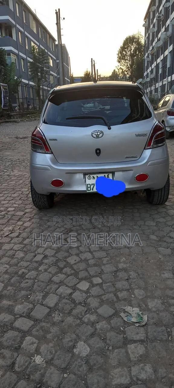 Toyota Yaris 2009 Silver