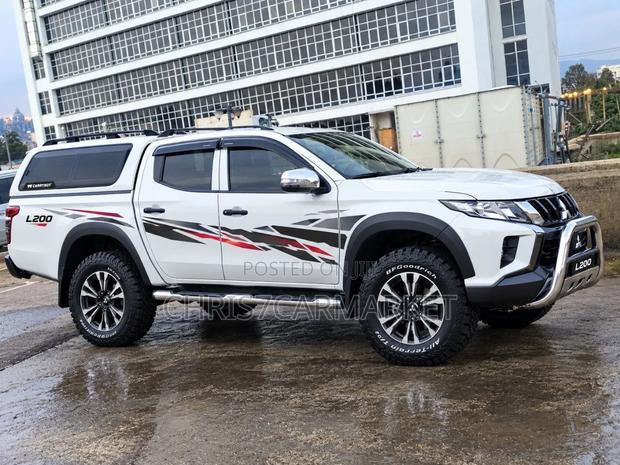 Mitsubishi L200 Double Cab 2.4 181hp 4WD 2018 White