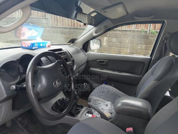 Toyota Hilux 2.5 D-4D 2008 Silver