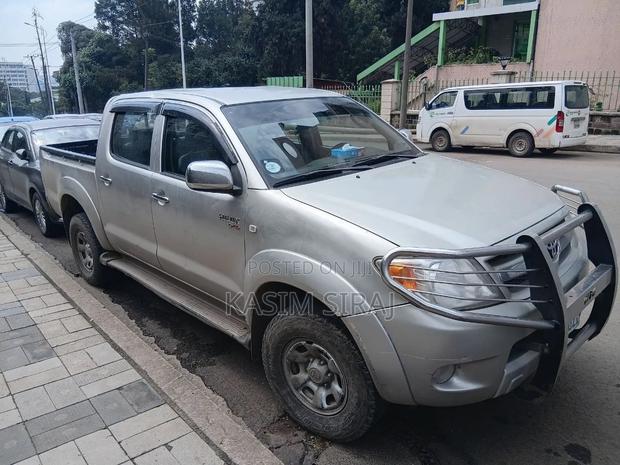 Toyota Hilux 2.5 D-4D 2008 Silver