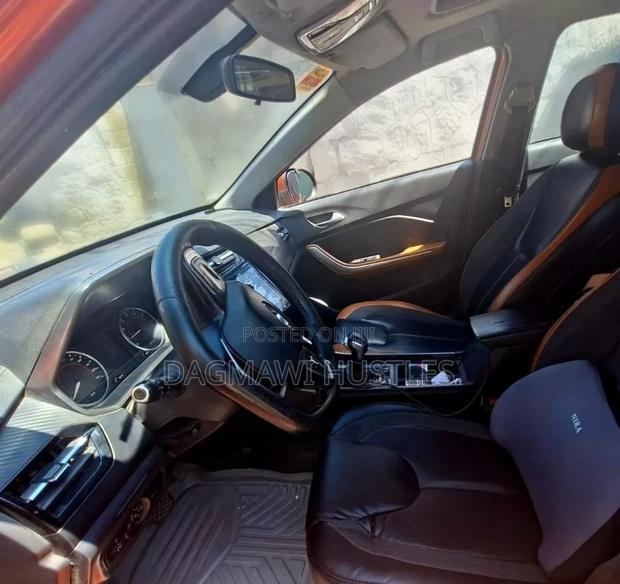 Chery Tiggo 2 2022 Orange