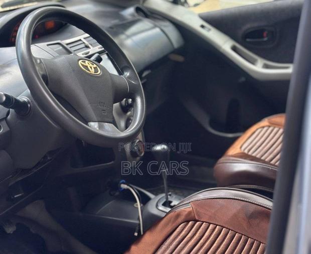 Toyota Yaris 2010 Gray