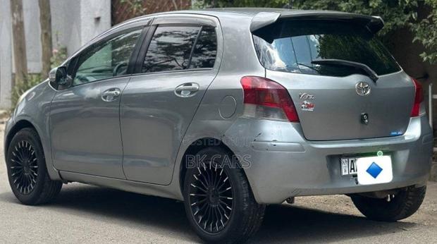 Toyota Yaris 2010 Gray