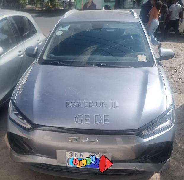 New BYD E2 43 kWh 94 hp FWD 2024 Silver