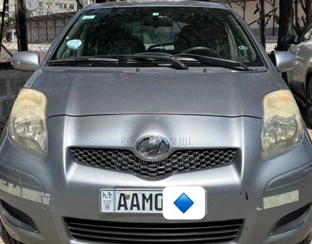 Toyota Yaris 2010 Pearl