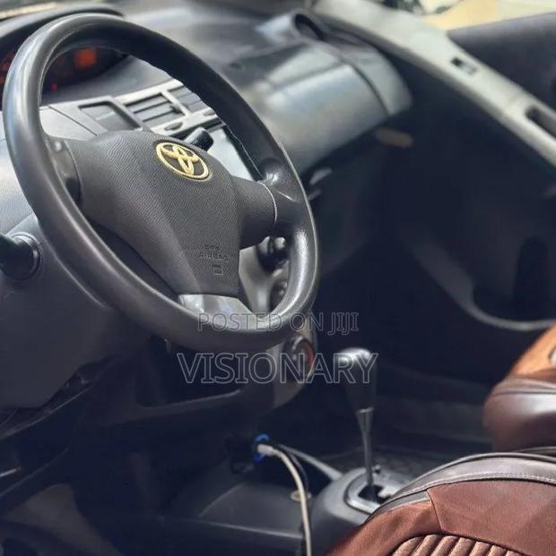 Toyota Yaris 2010 Pearl