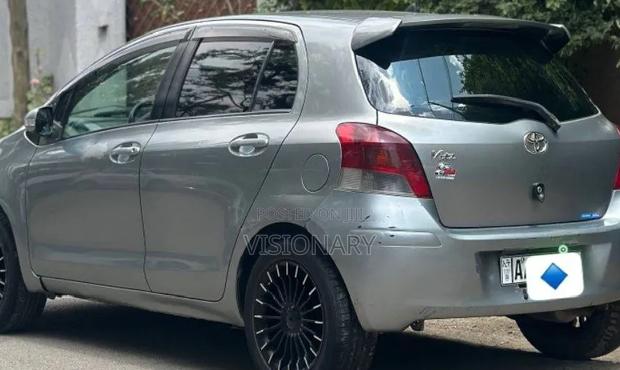 Toyota Yaris 2010 Pearl