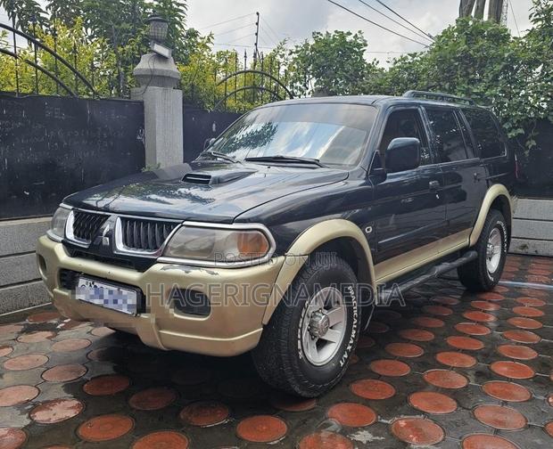 Mitsubishi Pajero 2008 Green