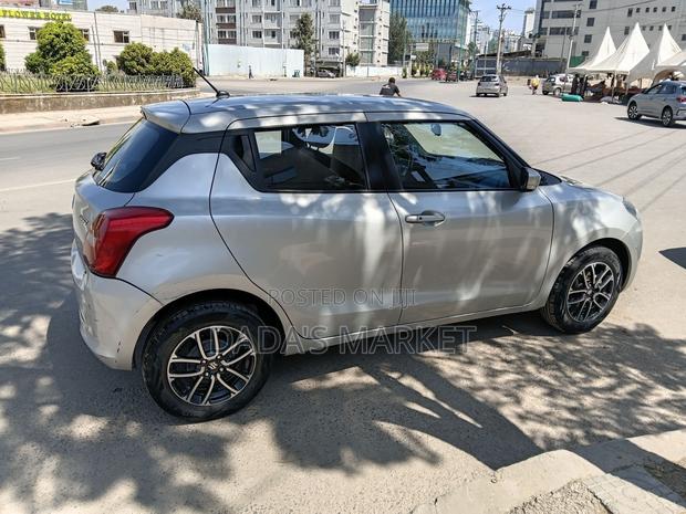 Suzuki Swift 2022 Silver