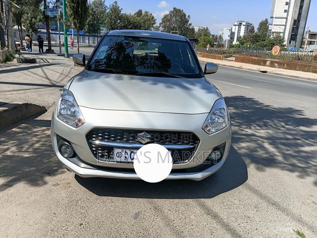 Suzuki Swift 2022 Silver