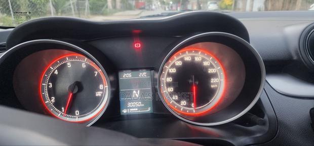 Suzuki Swift 2022 Silver