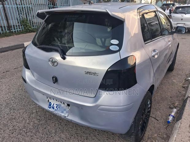 Toyota Yaris 2010 Silver