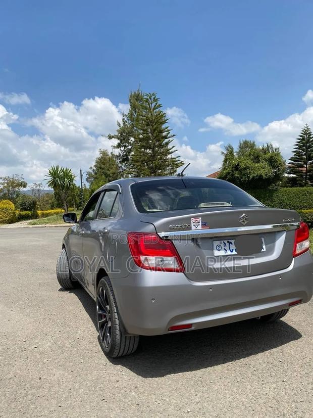 Suzuki Dzire 2022 Silver