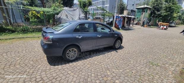 Toyota Belta 2007 Gray