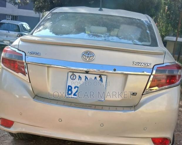 Toyota Yaris 2013 Ivory
