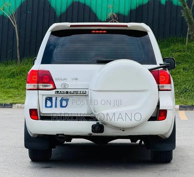 Toyota Land Cruiser 2009 Off white