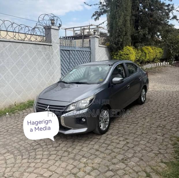 Mitsubishi Attrage 2021 Gray