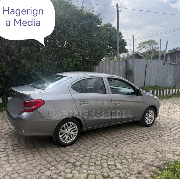 Mitsubishi Attrage 2021 Gray