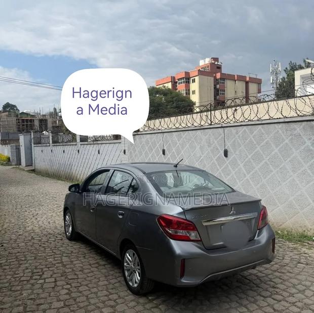 Mitsubishi Attrage 2021 Gray