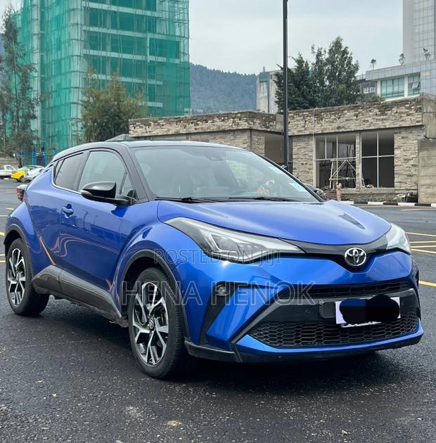 Toyota C-HR 2020 Blue