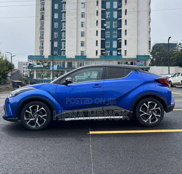 Toyota C-HR 2020 Blue