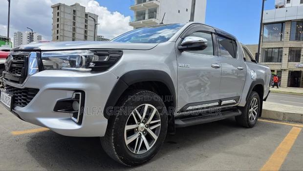 Toyota Hilux Revo Double Cab Deisel 2.4 AWD 2018
