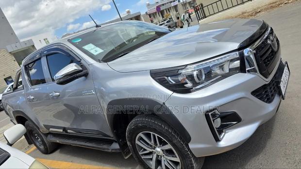 Toyota Hilux Revo Double Cab Deisel 2.4 AWD 2018